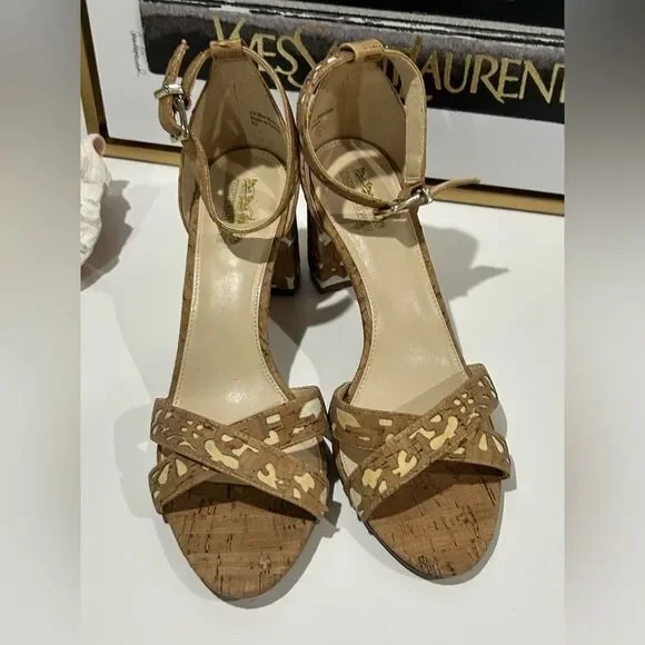 Coach Beige Floral Block Heel Sandals Ankle Strap Sandals Size 9.5 block - Picture 5 of 10